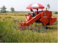 Việt Nam phải nhập khẩu hơn 70% máy móc, thiết bị nông nghiệp
