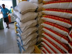 Asia Rice - Vietnam export rates rise as floods and landslides hit supply