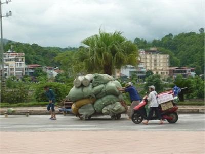 Thương Mại Biên Giới Việt–Trung 6 Tháng Xuất Siêu 800 Triệu USD