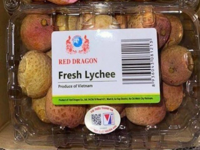 Singaporean consumers taste Vietnamese lychees