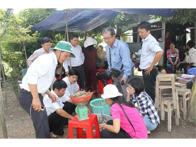 Tháo Gỡ Khó Khăn Cho Vùng Nuôi Tôm Phú Thuận (An Giang)