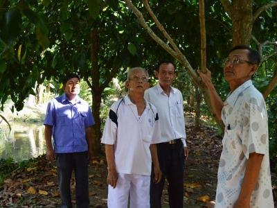 Hai lúa miệt vườn rủ nhau làm du lịch